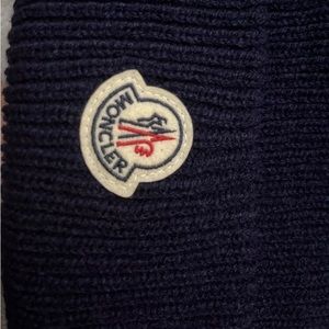 Moncler blue navy unisex one size.